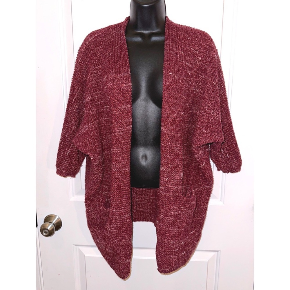 Universal Thread red sweater